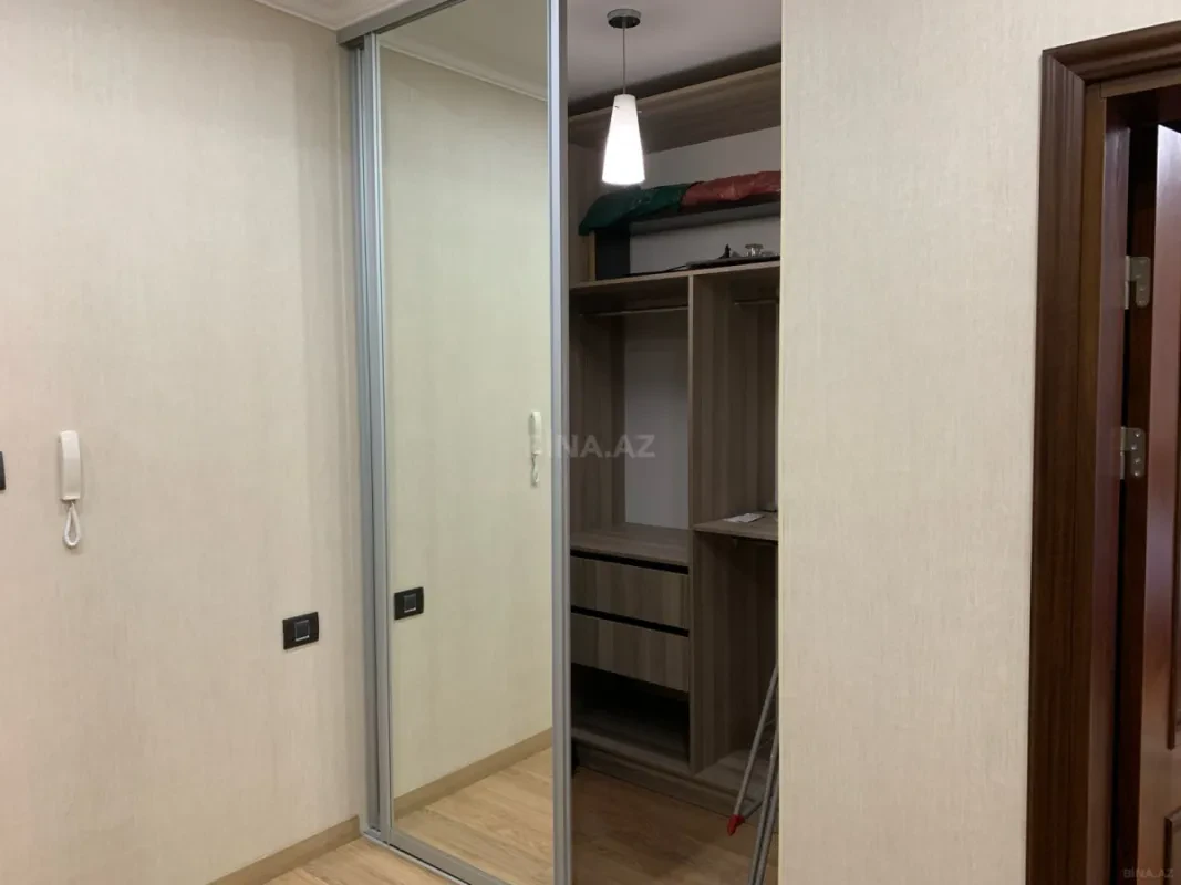 Kirayə verilir 2 otaqlı mənzil 95 m²