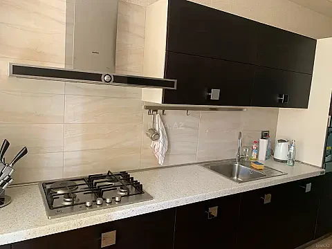 Kirayə verilir 2 otaqlı mənzil 95 m²