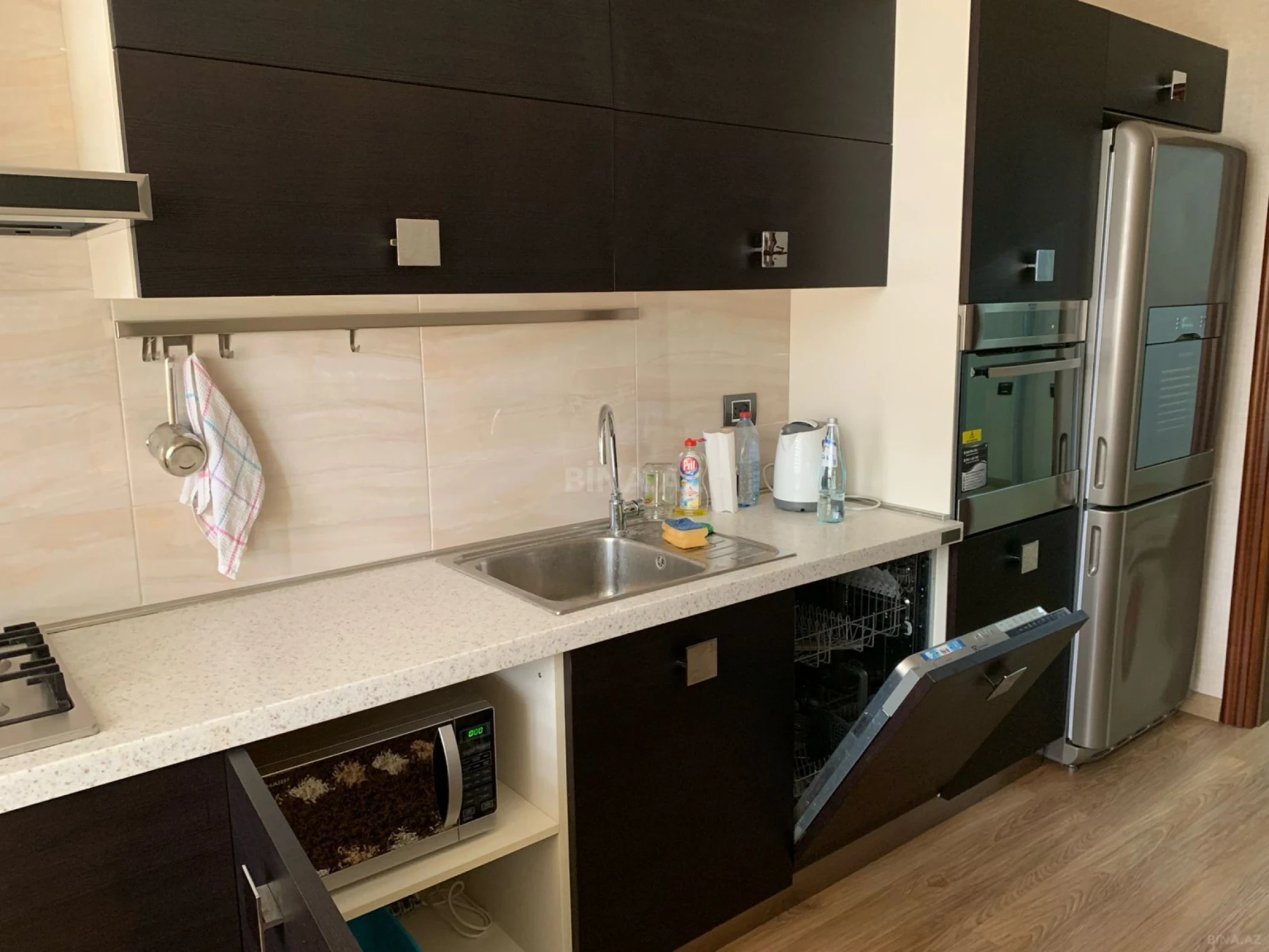 Kirayə verilir 2 otaqlı mənzil 95 m²