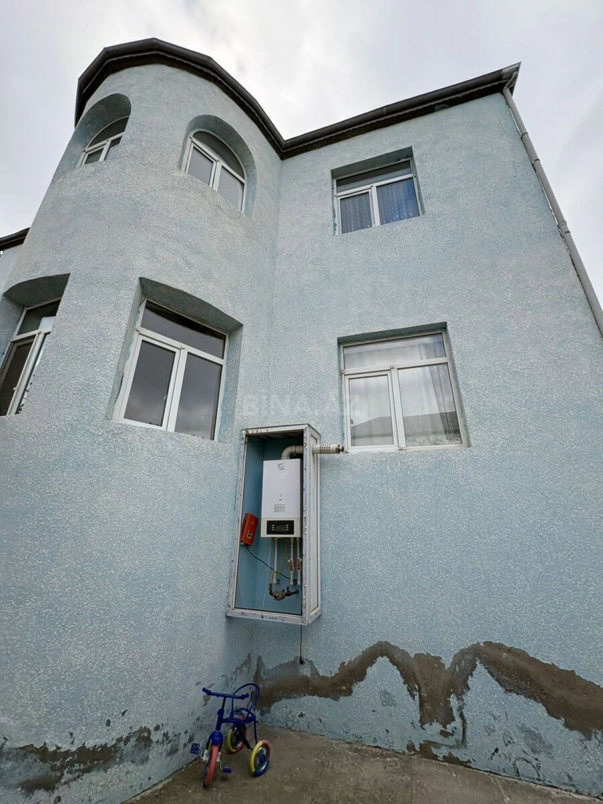 Satılır 7 otaqlı həyət evi 230 m²