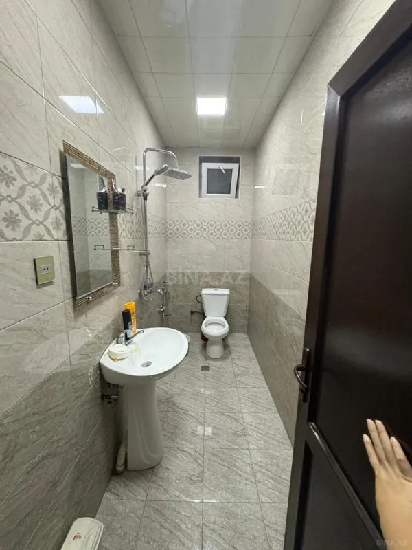 Satılır 7 otaqlı həyət evi 230 m²