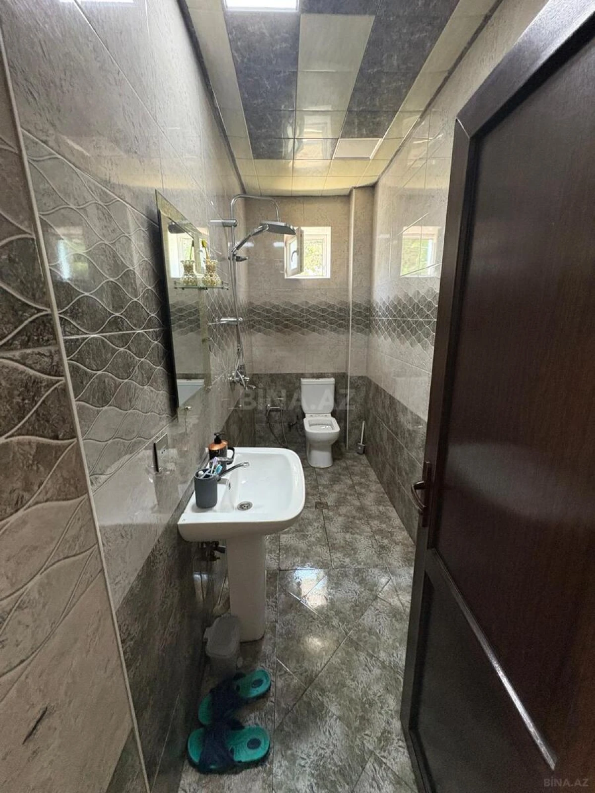 Satılır 7 otaqlı həyət evi 230 m²