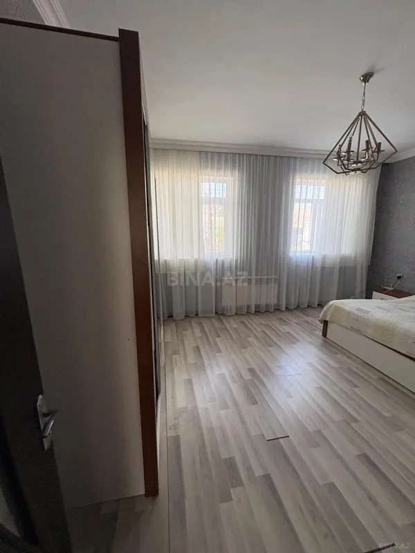 Satılır 7 otaqlı həyət evi 230 m²