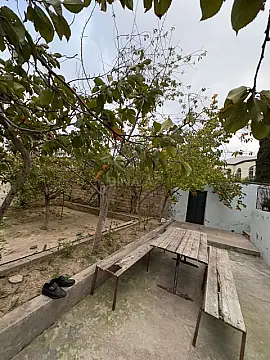 Satılır 7 otaqlı həyət evi 230 m²