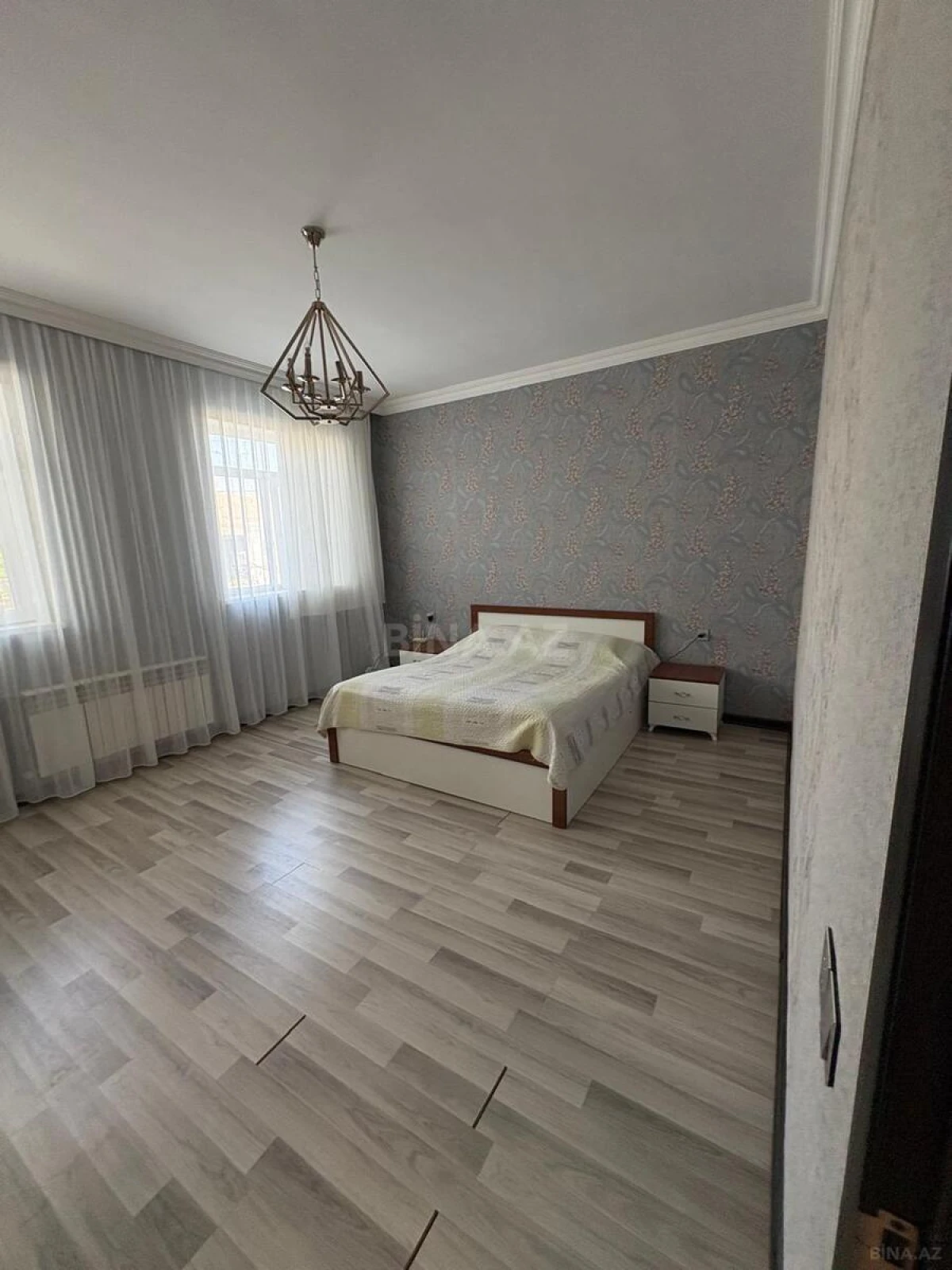Satılır 7 otaqlı həyət evi 230 m²