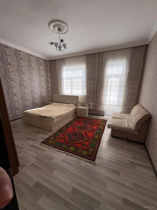 Satılır 7 otaqlı həyət evi 230 m²