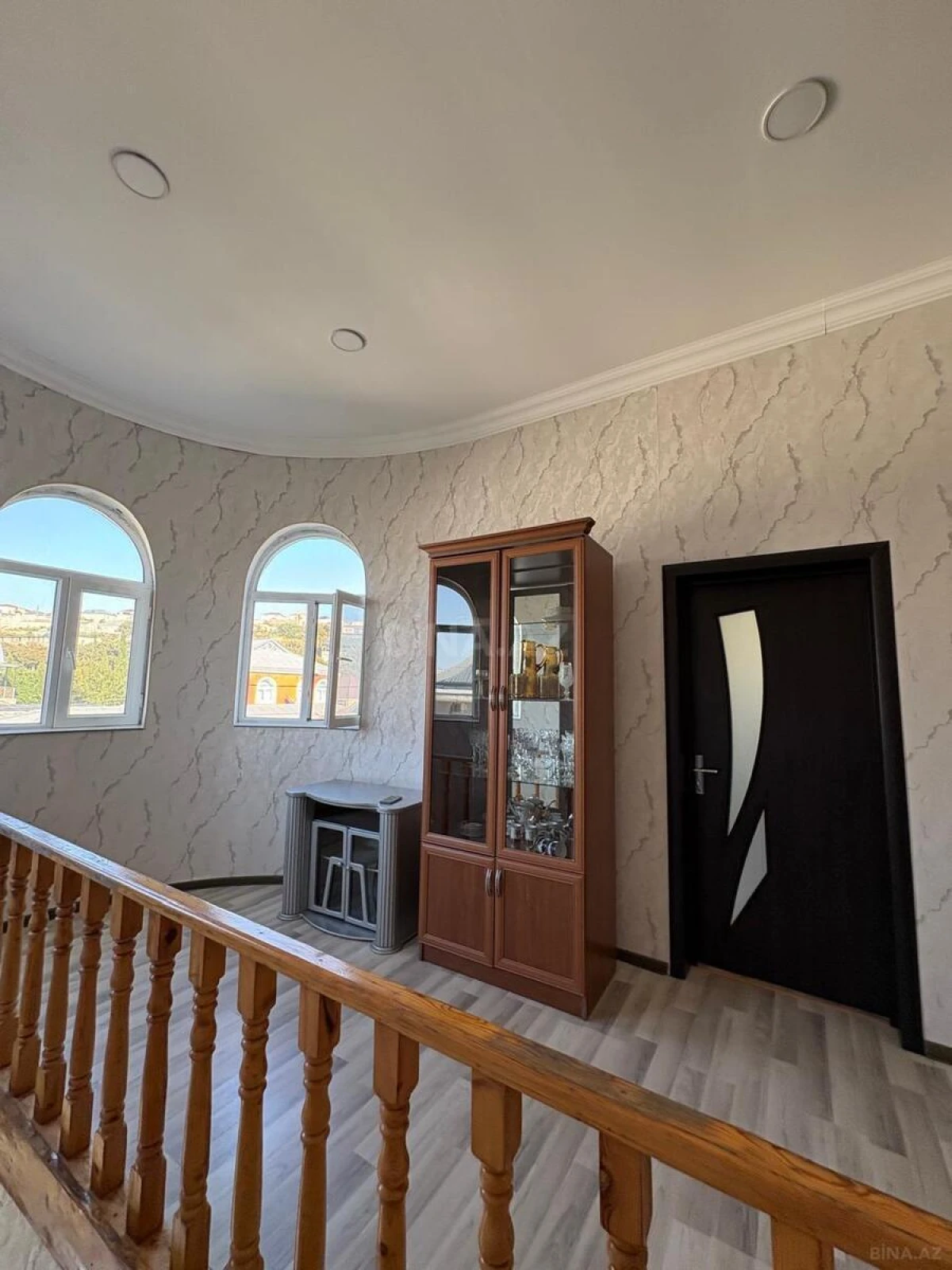 Satılır 7 otaqlı həyət evi 230 m²