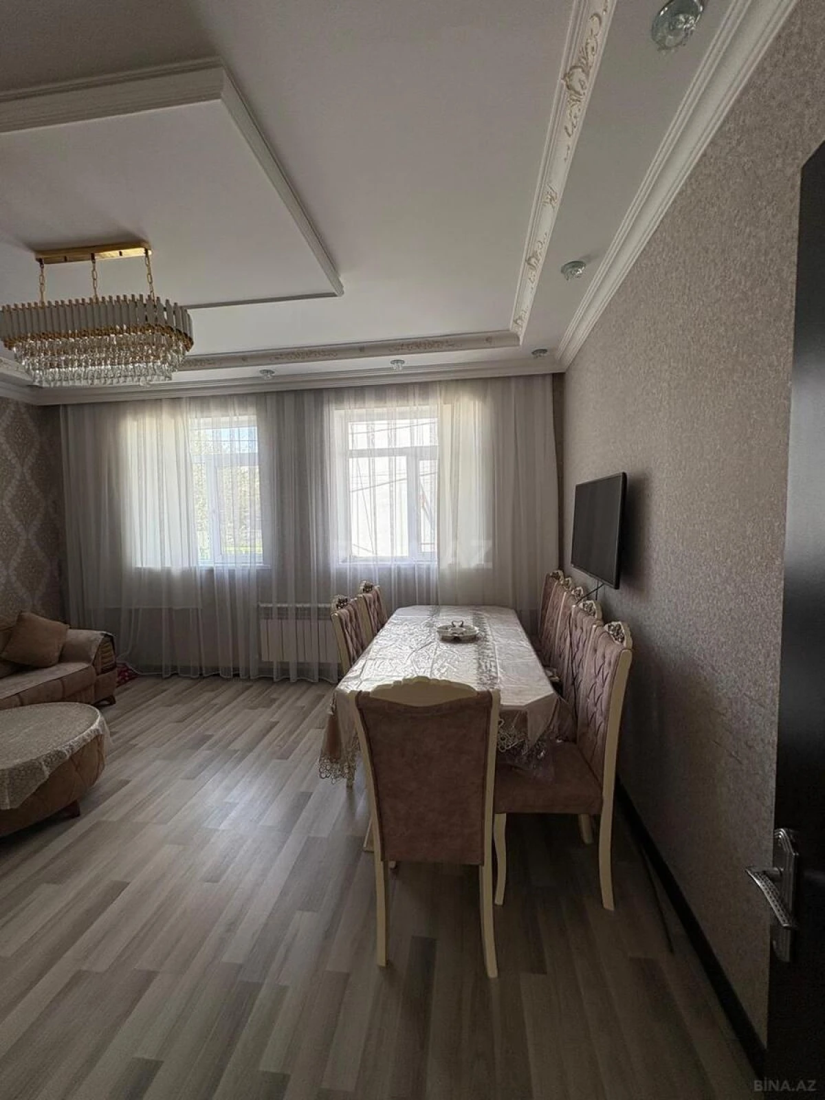 Satılır 7 otaqlı həyət evi 230 m²