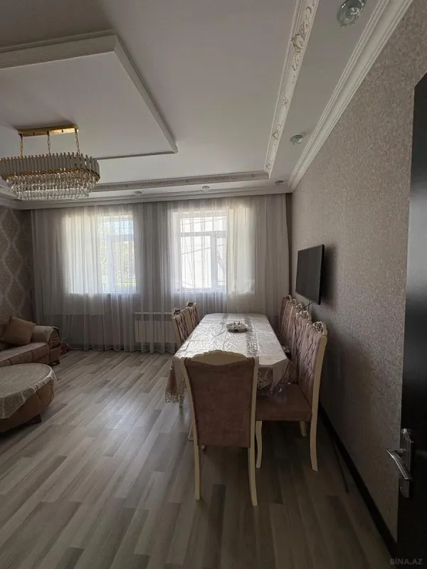 Satılır 7 otaqlı həyət evi 230 m²