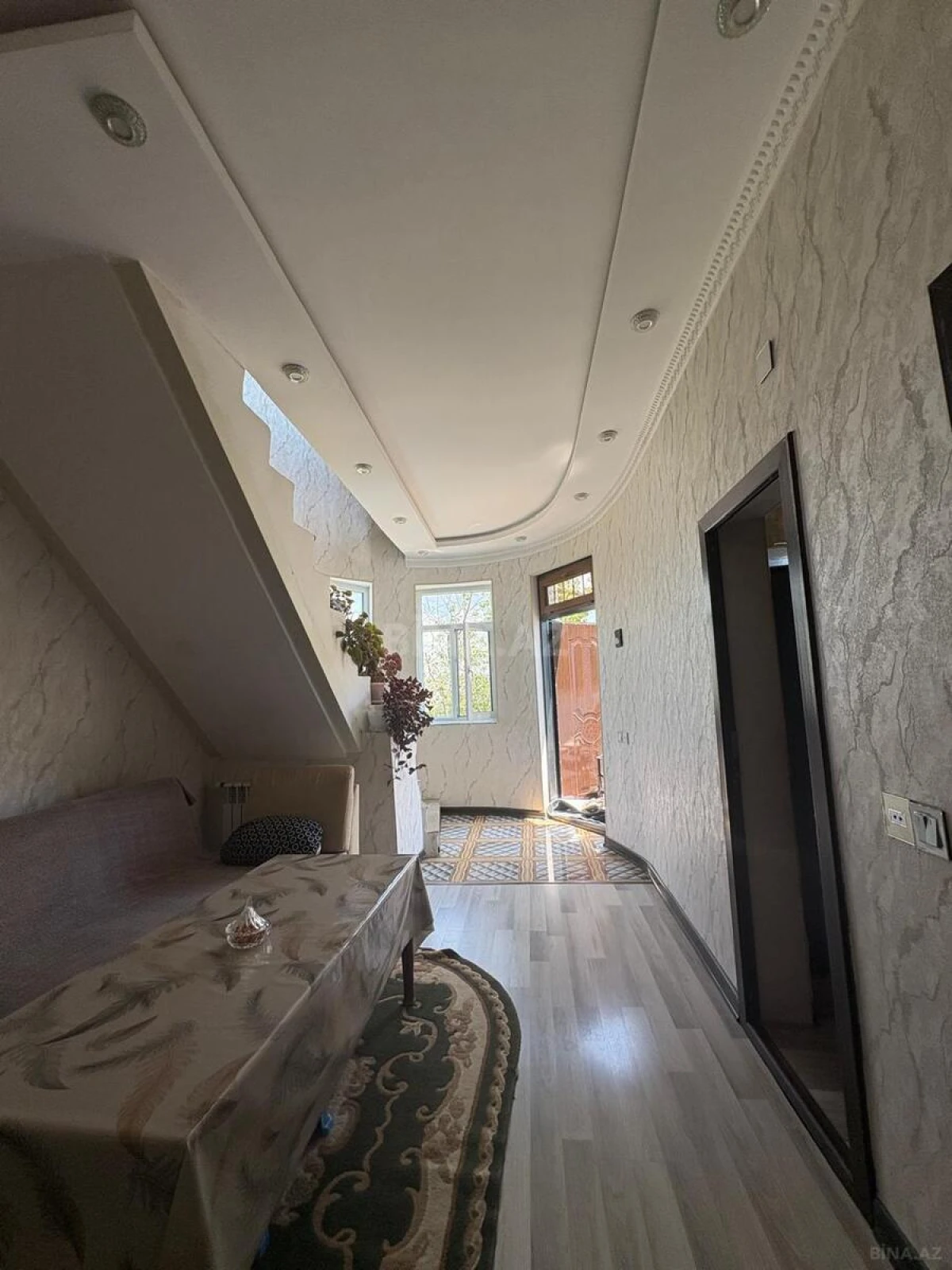 Satılır 7 otaqlı həyət evi 230 m²