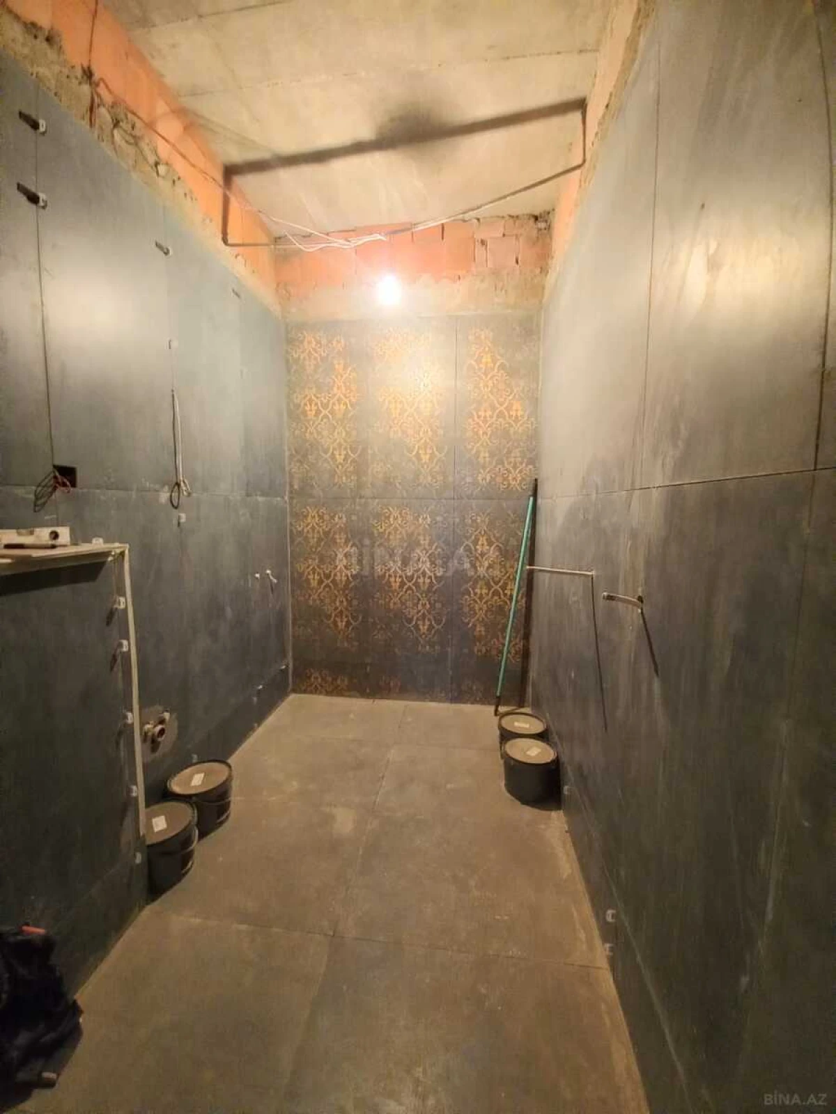 Satılır 4 otaqlı mənzil 151 m²