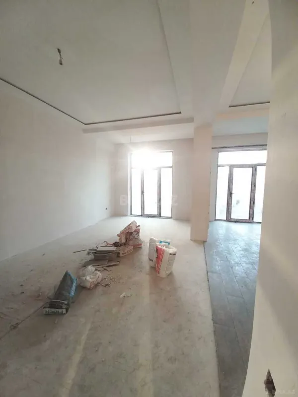 Satılır 4 otaqlı mənzil 151 m²