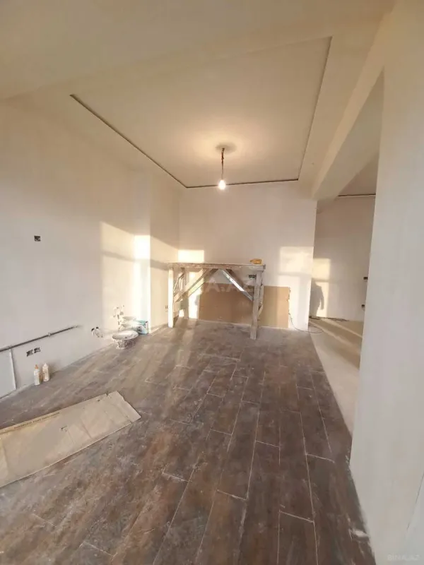 Satılır 4 otaqlı mənzil 151 m²