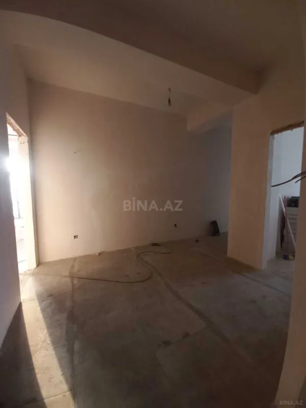 Satılır 4 otaqlı mənzil 151 m²