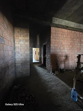 Satılır 4 otaqlı mənzil 175 m²