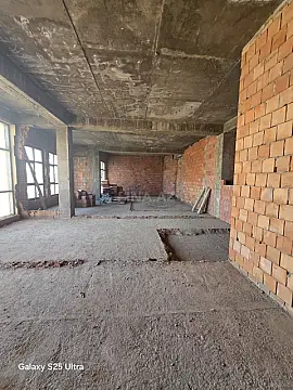 Satılır 4 otaqlı mənzil 175 m²