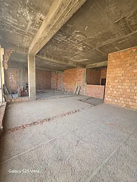 Satılır 4 otaqlı mənzil 175 m²