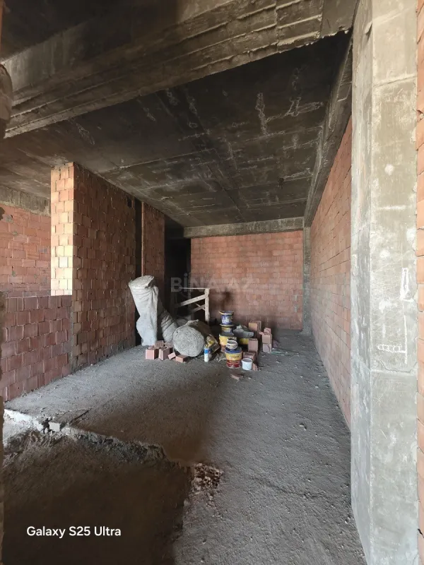 Satılır 4 otaqlı mənzil 175 m²