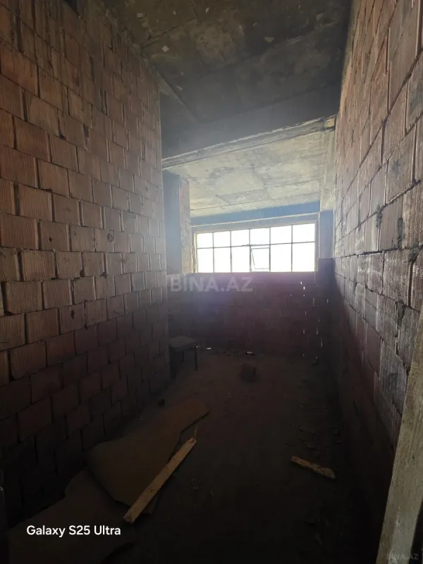 Satılır 4 otaqlı mənzil 175 m²