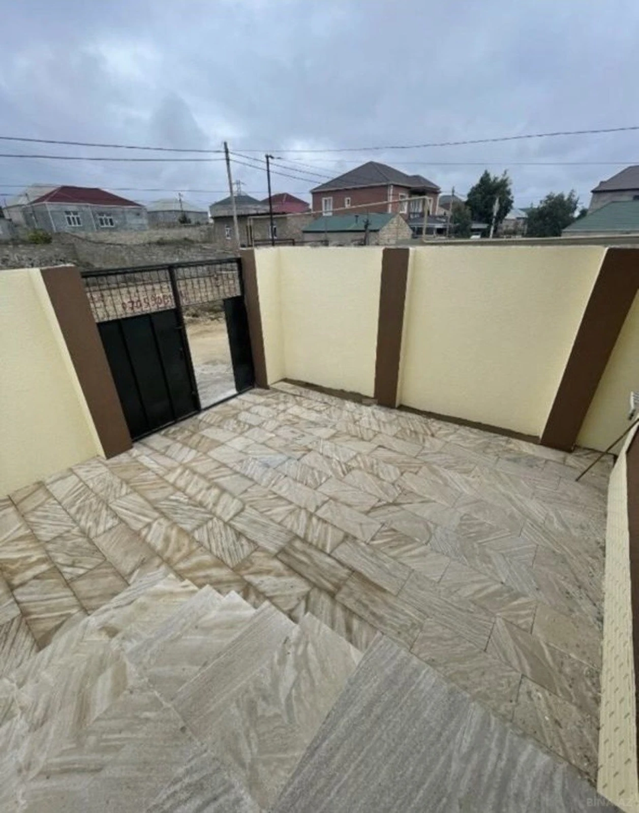 Satılır 3 otaqlı həyət evi 100 m²