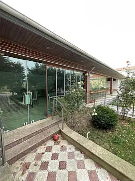 Satılır 7 otaqlı həyət evi 380 m²