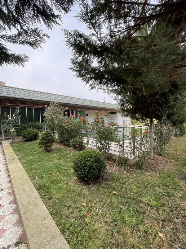 Satılır 7 otaqlı həyət evi 380 m²