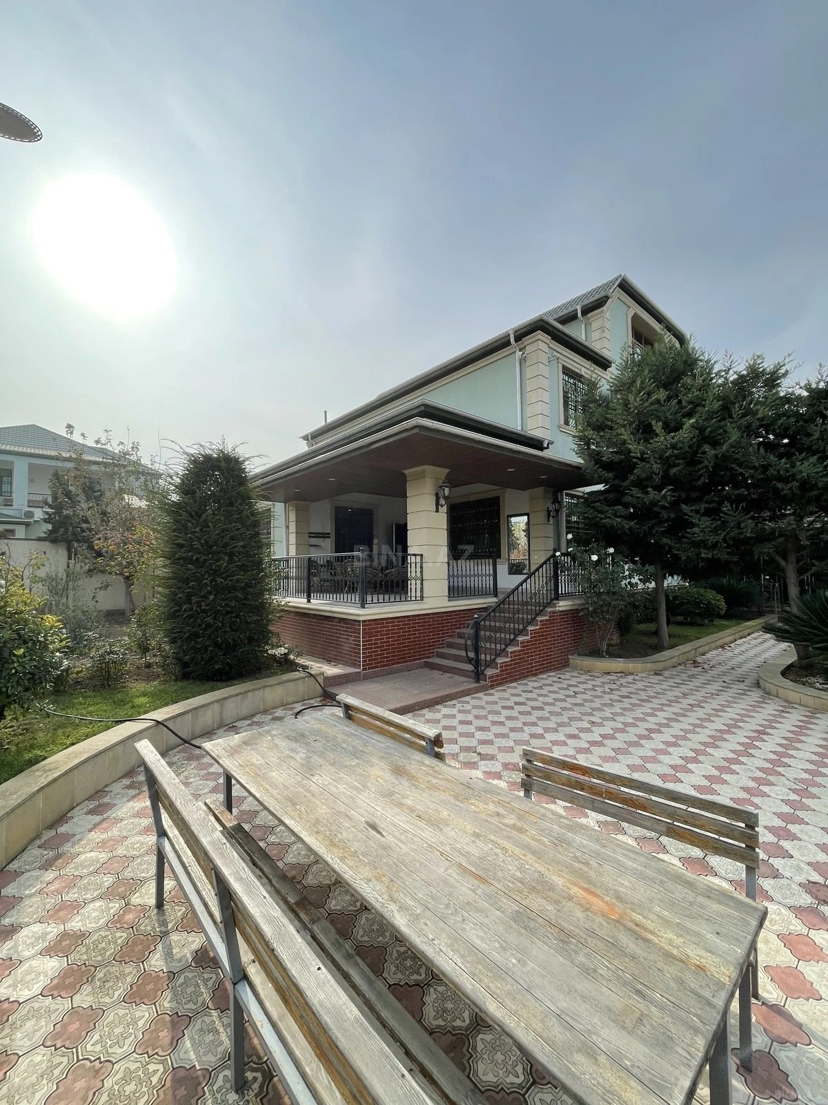 Satılır 7 otaqlı həyət evi 380 m²