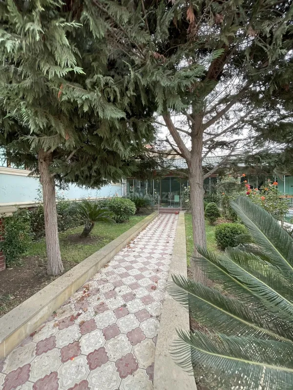 Satılır 7 otaqlı həyət evi 380 m²