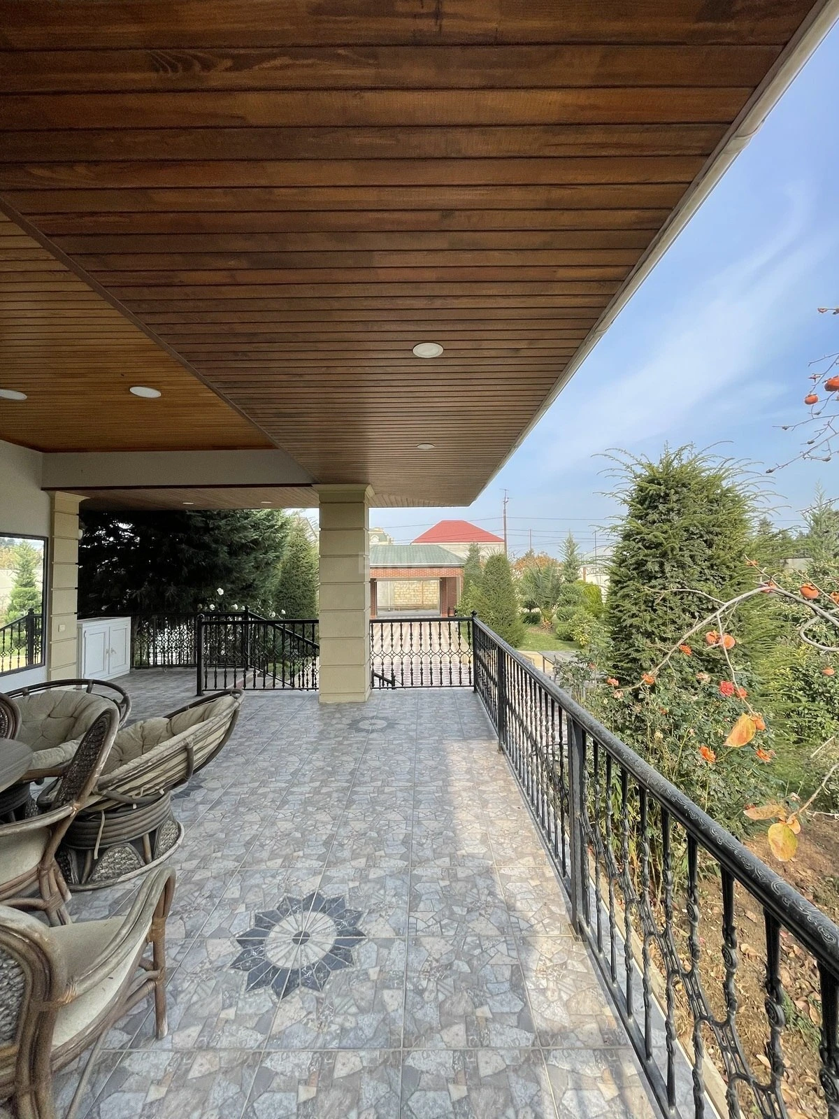 Satılır 7 otaqlı həyət evi 380 m²