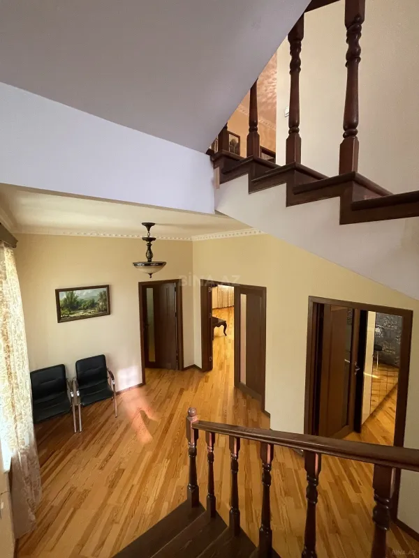 Satılır 7 otaqlı həyət evi 380 m²