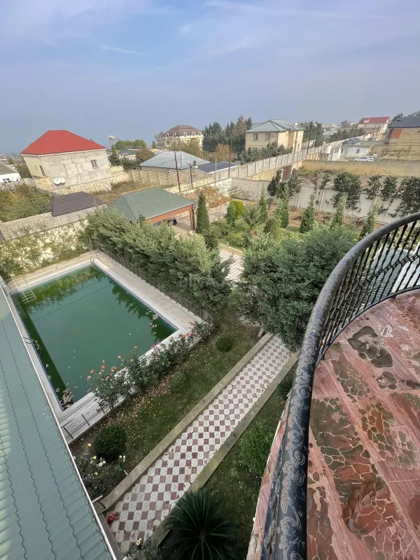 Satılır 7 otaqlı həyət evi 380 m²