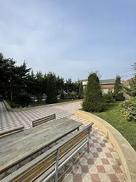 Satılır 7 otaqlı həyət evi 380 m²