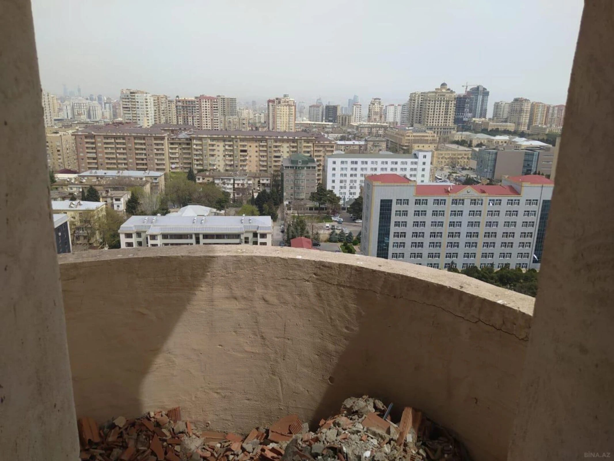 Satılır 2 otaqlı mənzil 111 m²
