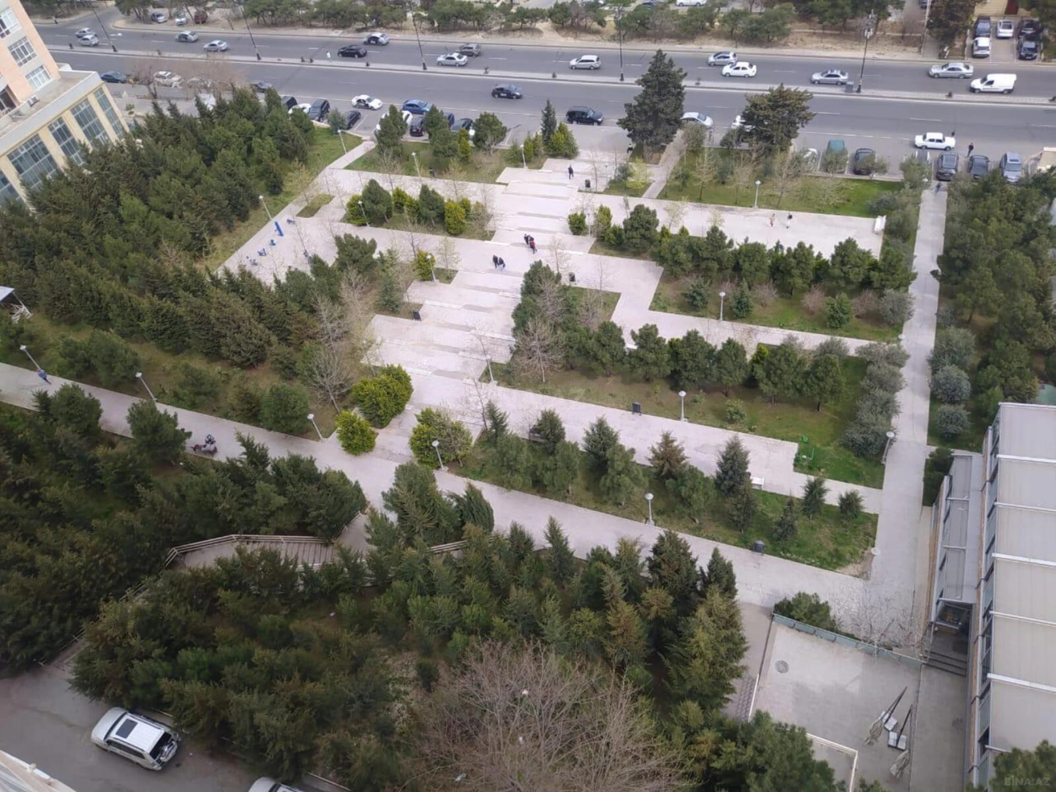 Satılır 2 otaqlı mənzil 111 m²