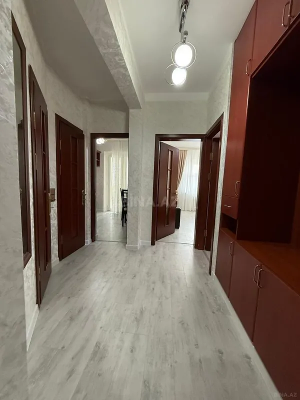 Satılır 3 otaqlı mənzil 68 m²