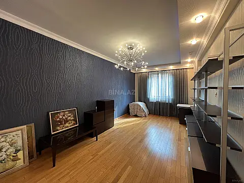 Satılır 4 otaqlı mənzil 217.4 m²