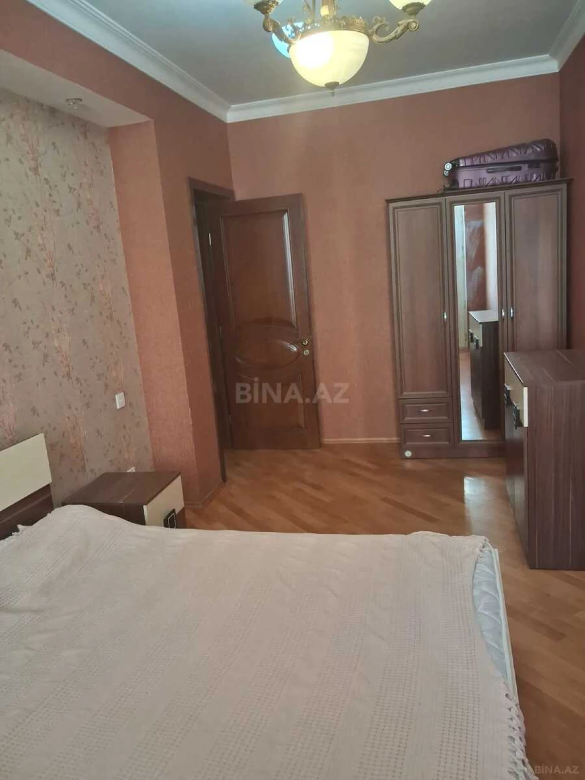 Satılır 2 otaqlı mənzil 100 m²