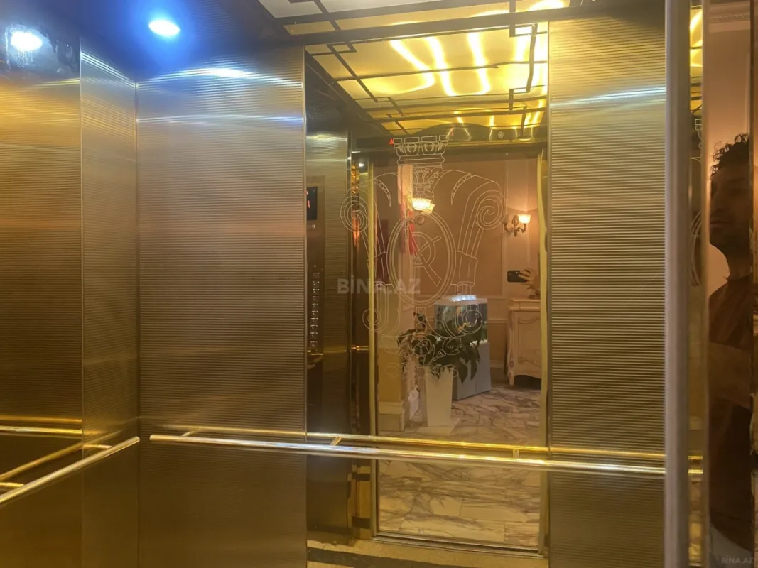 Satılır 3 otaqlı mənzil 201 m²