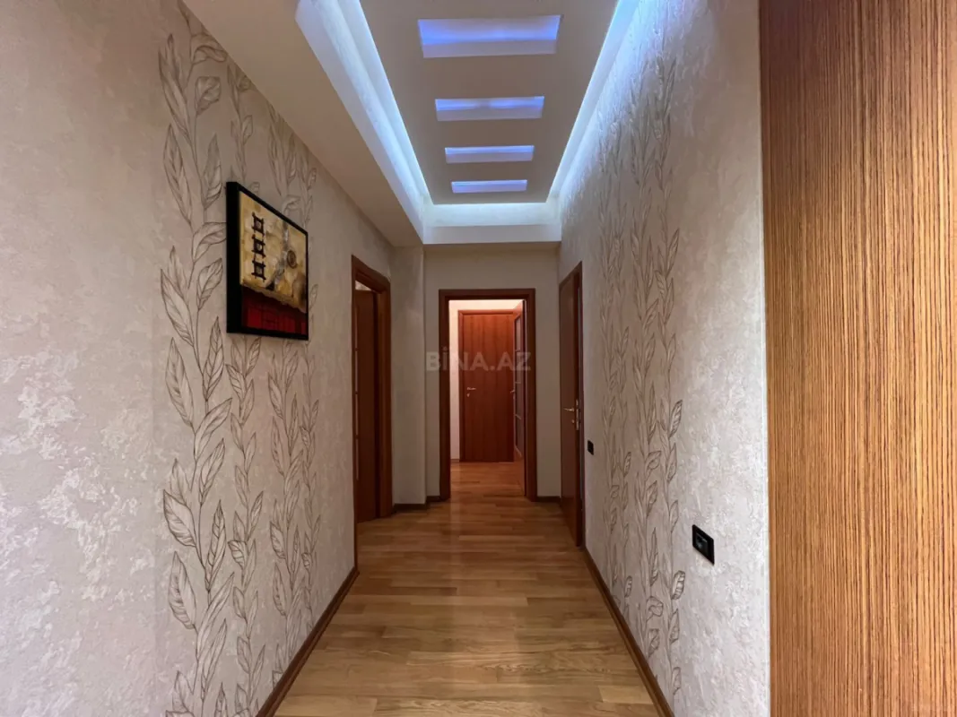 Satılır 3 otaqlı mənzil 201 m²