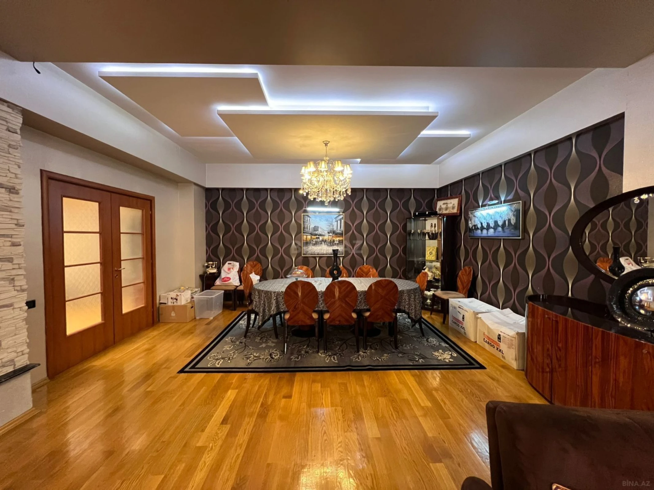 Satılır 3 otaqlı mənzil 201 m²