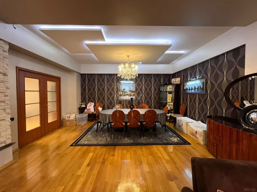 Satılır 3 otaqlı mənzil 201 m²