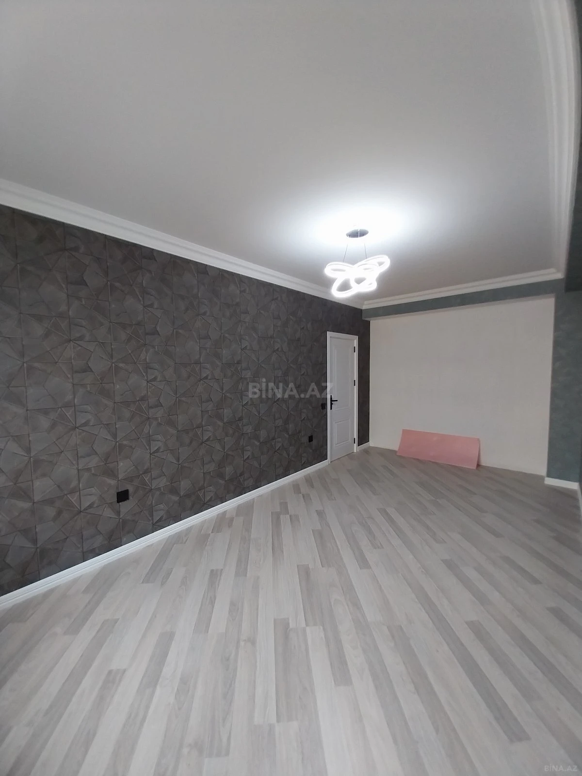 Satılır 2 otaqlı mənzil 71 m²