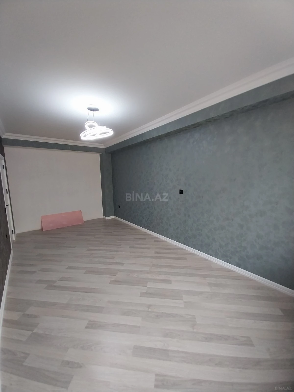 Satılır 2 otaqlı mənzil 71 m²