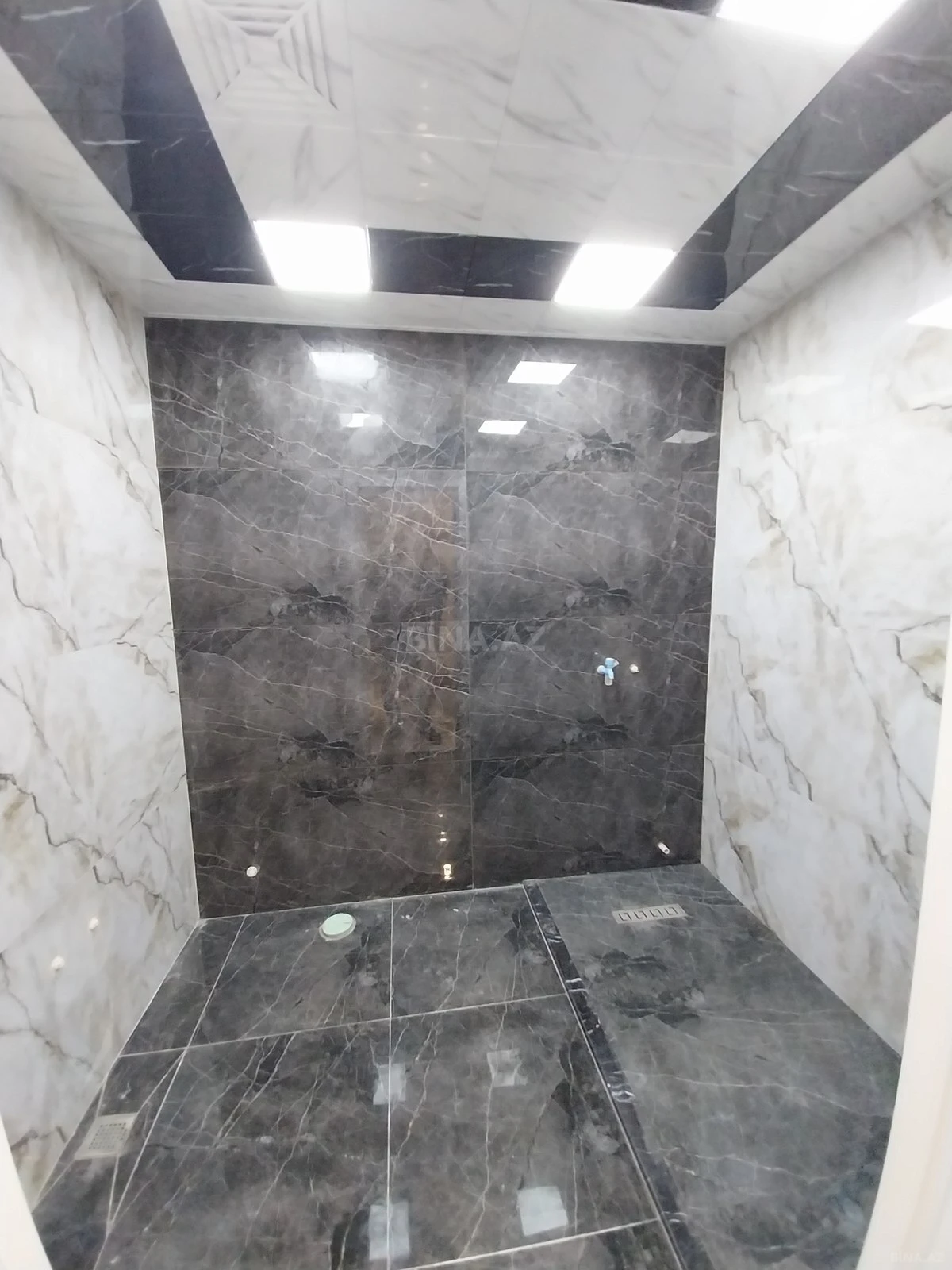 Satılır 2 otaqlı mənzil 71 m²