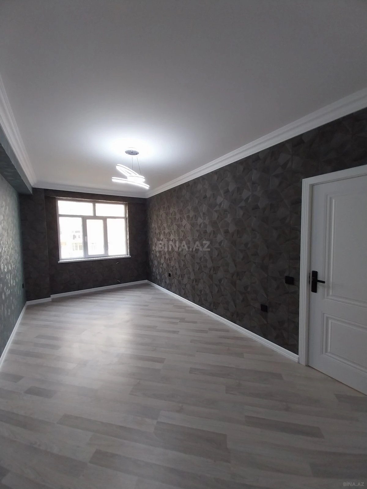 Satılır 2 otaqlı mənzil 71 m²