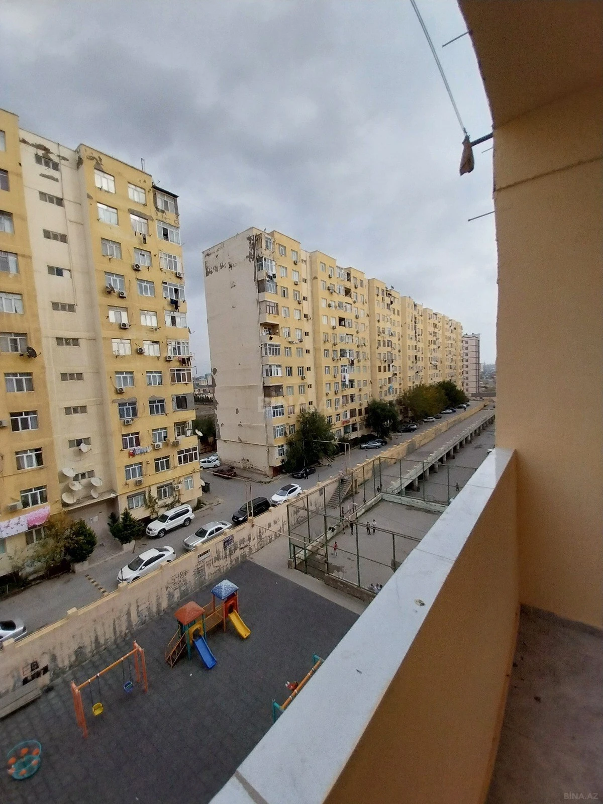 Satılır 2 otaqlı mənzil 71 m²