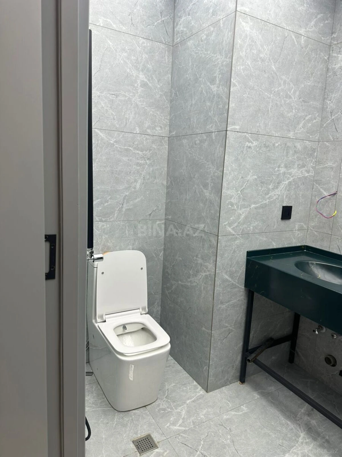 Satılır 3 otaqlı mənzil 91 m²