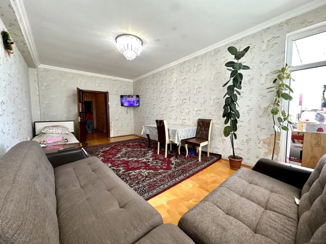 Satılır 2 otaqlı mənzil 90 m²