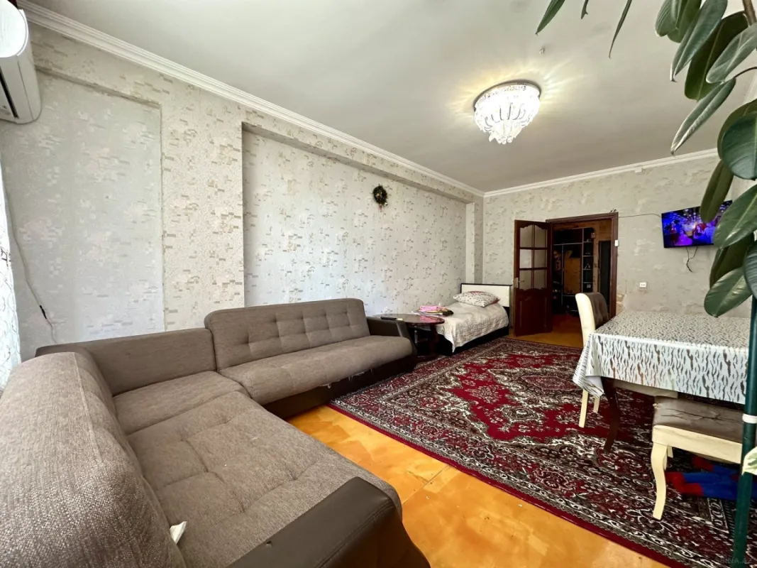 Satılır 2 otaqlı mənzil 90 m²