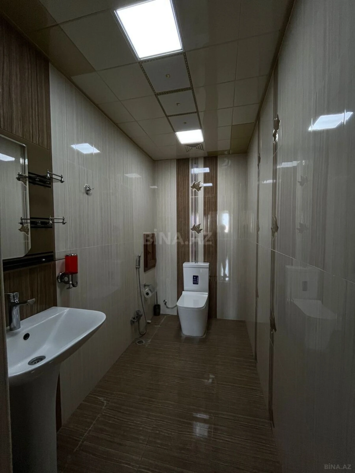 Satılır 4 otaqlı mənzil 167 m²